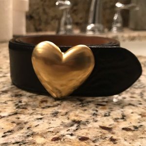 Women’s Moschino Blk leather belt with gold heart